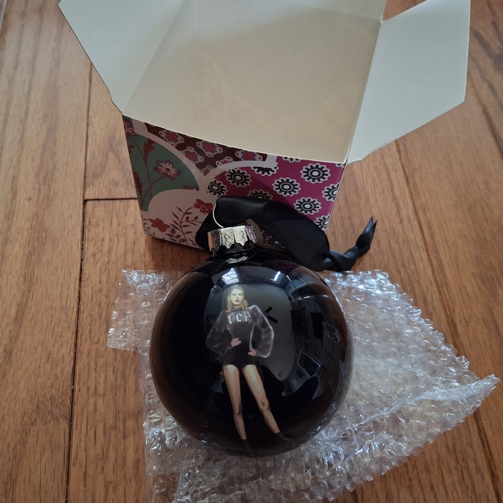 Taylor Swift Reputation Black Glass Ornament